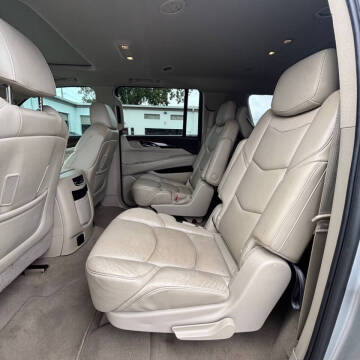 2019 Cadillac Escalade ESV Luxury