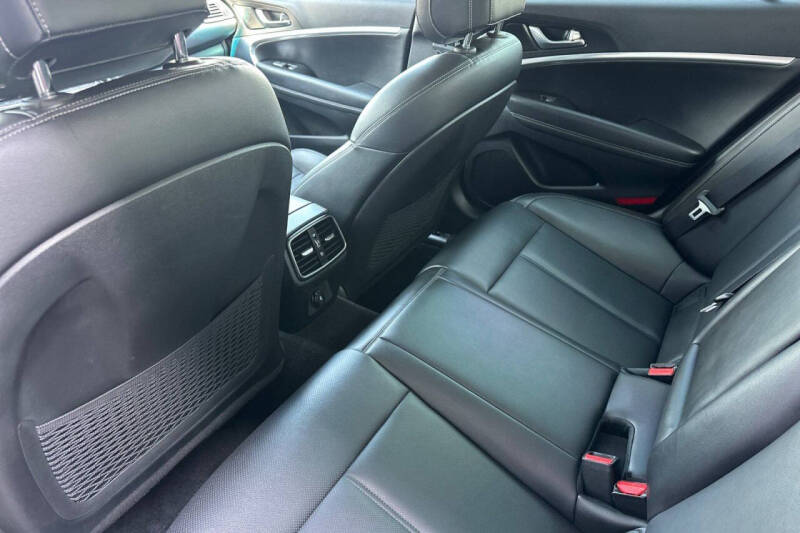 2022 Genesis G70