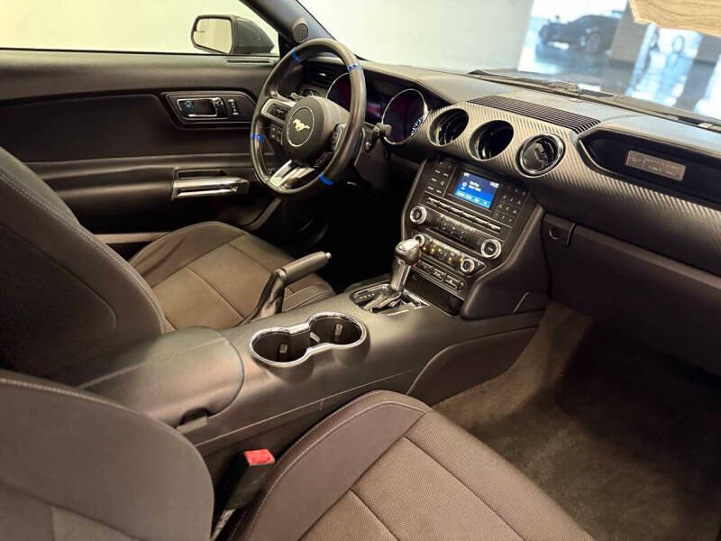 2017 Ford Mustang V6