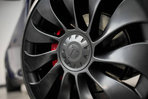 2024 Tesla Model Y Performance