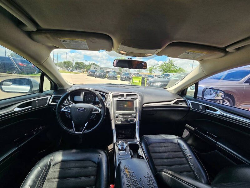 2017 Ford Fusion SE