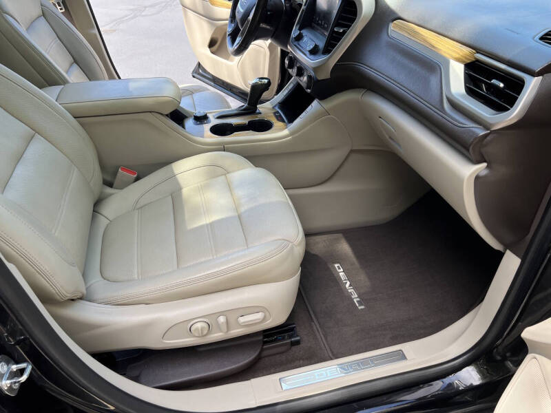 2017 GMC Acadia Denali