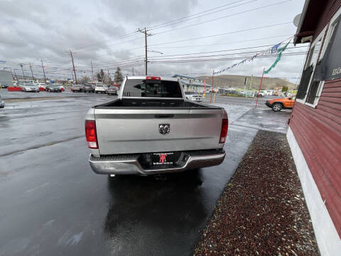 2017 RAM 1500 SLT