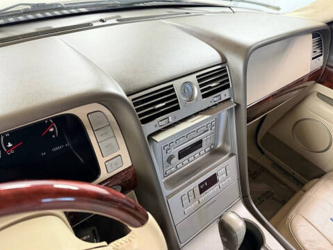 2004 Lincoln Navigator Luxury