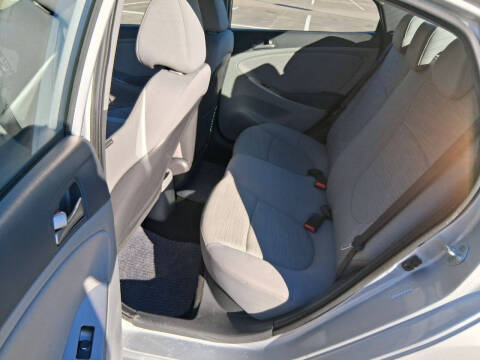 2017 Hyundai Accent SE