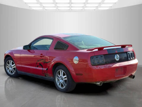 2005 Ford Mustang V6 Deluxe
