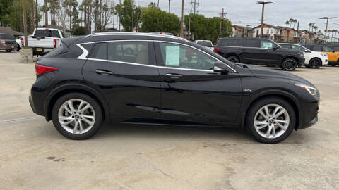 2018 Infiniti QX30 Premium