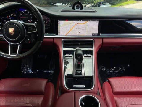 2020 Porsche Panamera GTS Sport Turismo