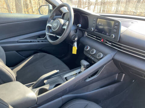 2021 Hyundai Elantra SE