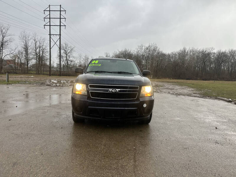 2008 Chevrolet Suburban LS's photo
