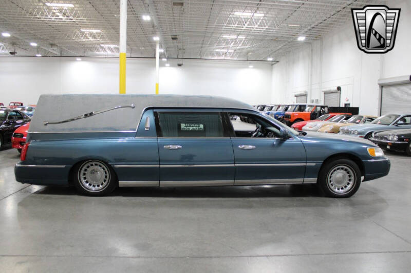 2001 Lincoln Town Car Executive