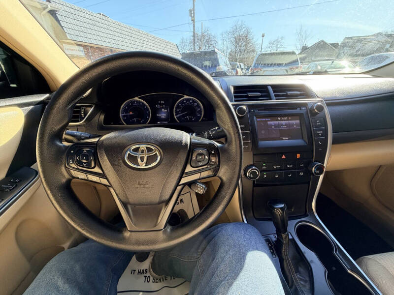 2017 Toyota Camry LE