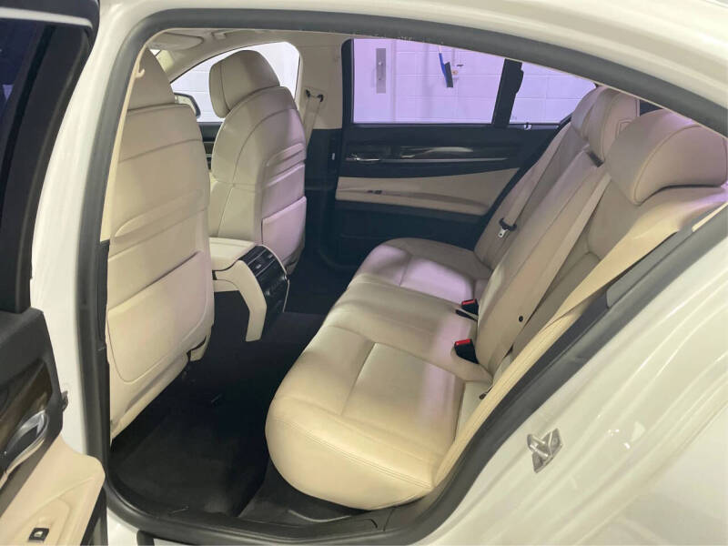 2012 BMW 7 Series 740i