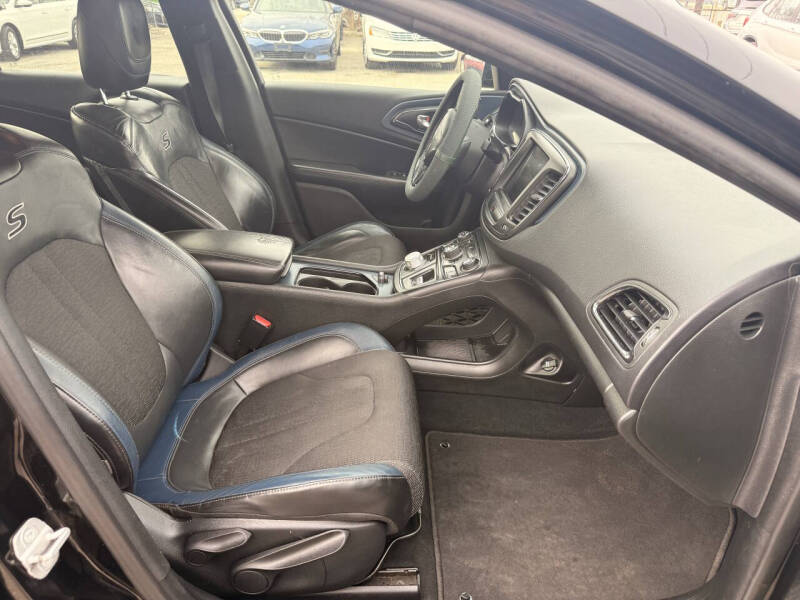 2015 Chrysler 200 S