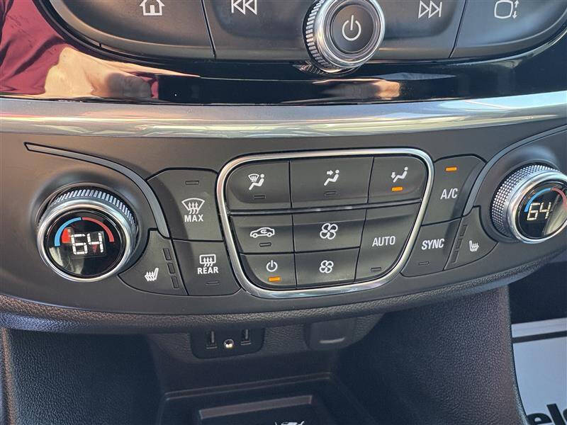 2022 Chevrolet Traverse LT Leather