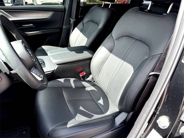 2025 Mazda CX-70 Plug-in Hybrid Premium