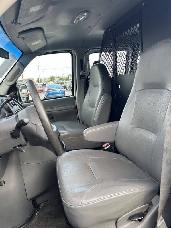 2005 Ford E-Series E-250