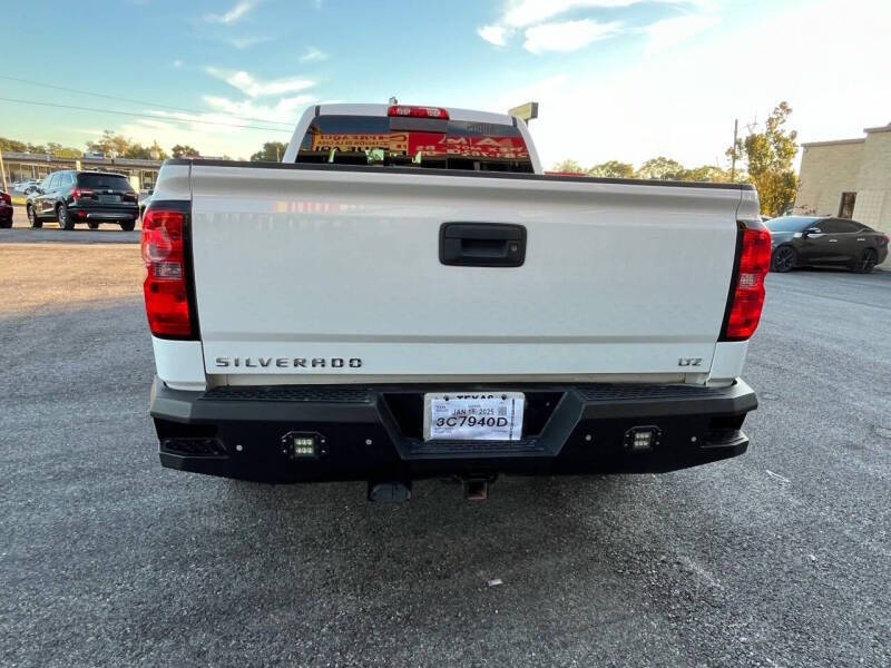 2015 Chevrolet Silverado 1500 LTZ photo 3