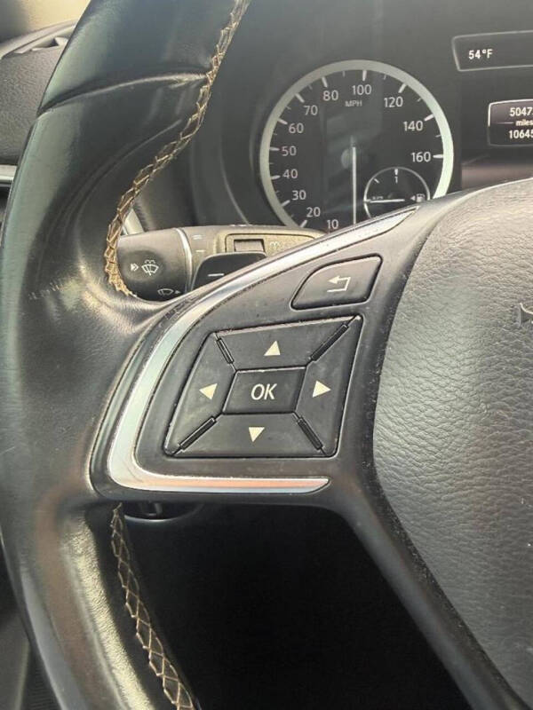 2017 Infiniti QX30 Premium