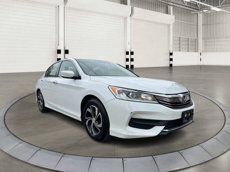 2017 Honda Accord LX's photo