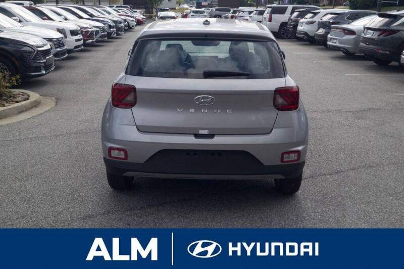 2026 Hyundai Venue SE