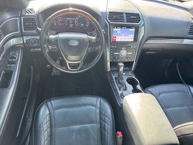 2017 Ford Explorer Platinum