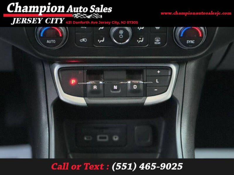 2023 GMC Terrain SLT