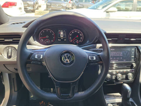 2022 Volkswagen Passat R-Line