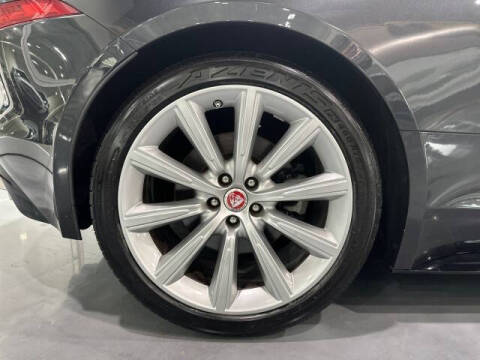 2017 Jaguar F-TYPE Premium
