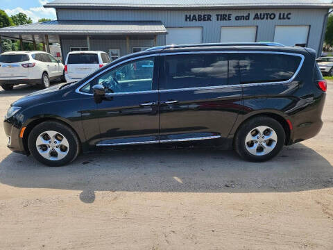2017 Chrysler Pacifica Touring-L Plus