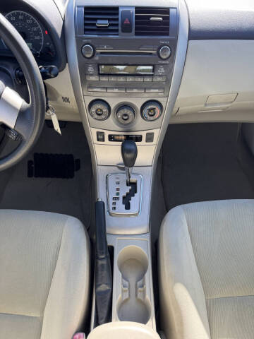 2011 Toyota Corolla LE