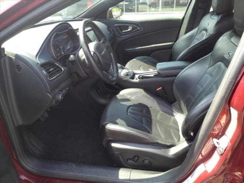 2015 Chrysler 200 S