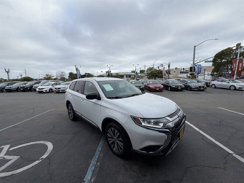 2020 Mitsubishi Outlander SE