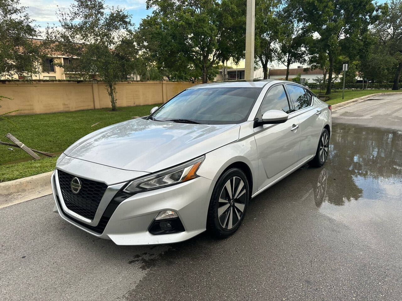 2020 Nissan Altima  - $20,999
