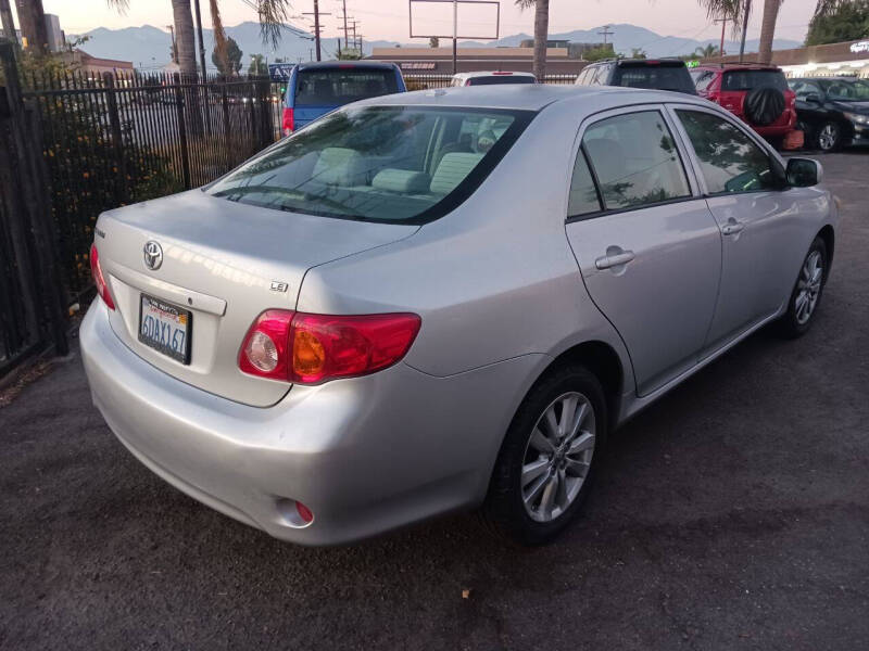 2009 Toyota Corolla LE photo 4