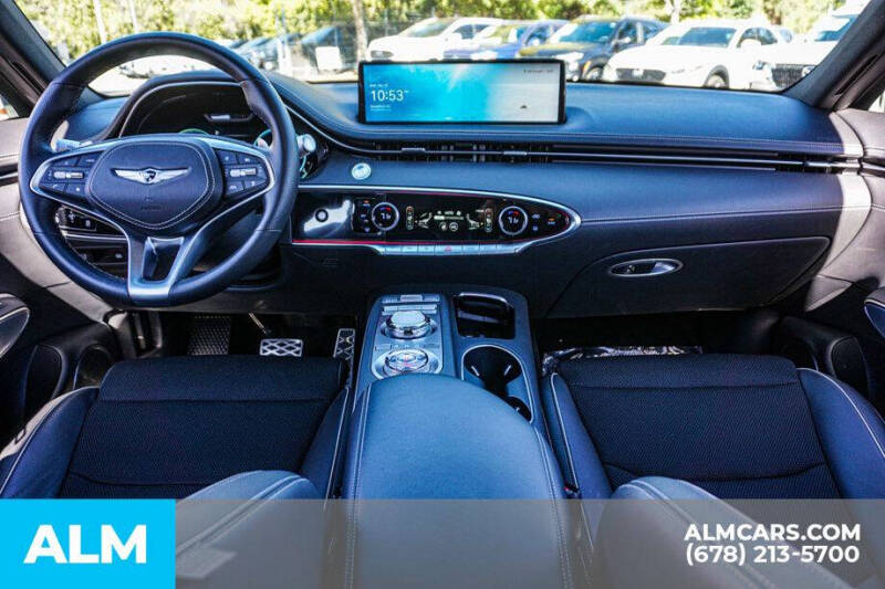 2024 Genesis GV70 2.5T Standard