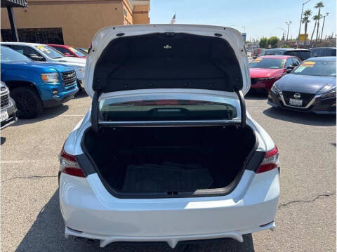 2022 Toyota Camry Hybrid XSE