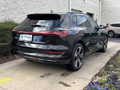 2022 Audi e-tron quattro Premium Plus