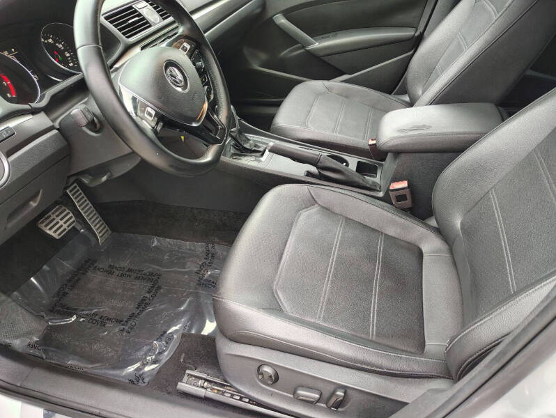 2017 Volkswagen Passat 1.8T R-Line