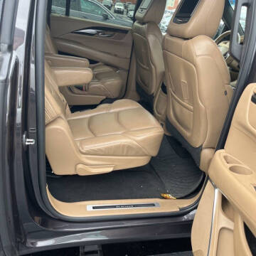 2018 Cadillac Escalade ESV Platinum