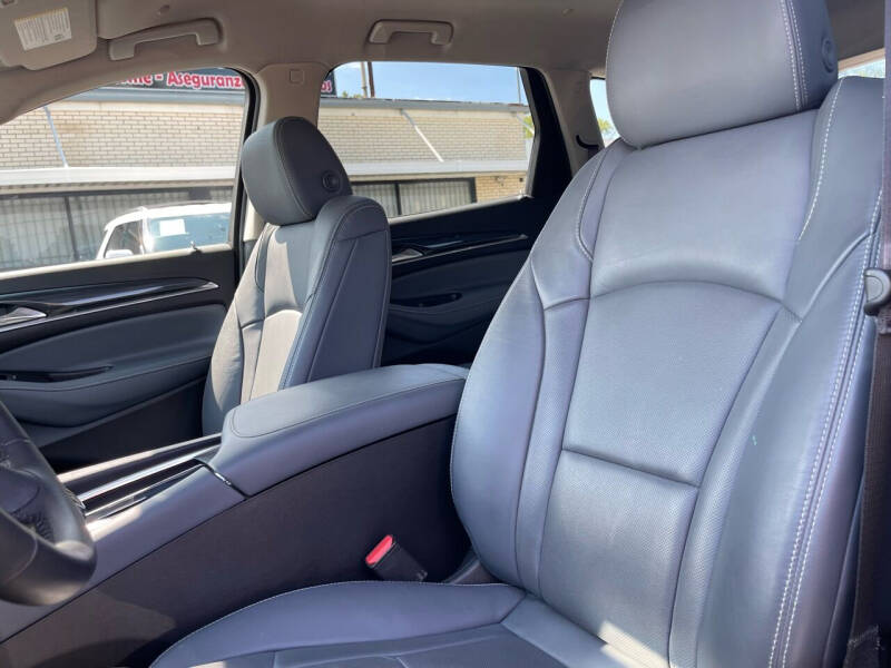 2020 Buick Enclave Essence