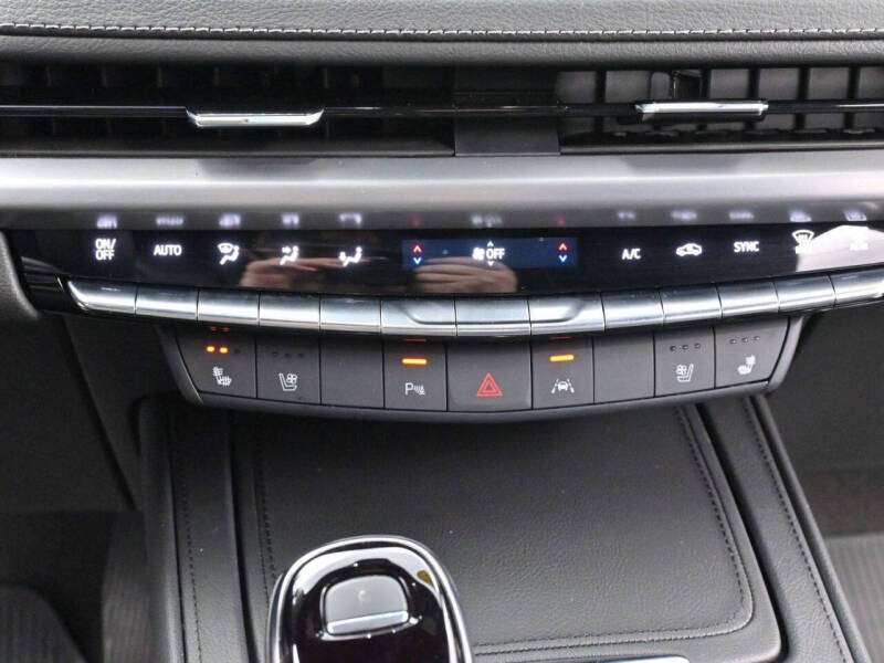 2025 Cadillac XT4 Premium Luxury