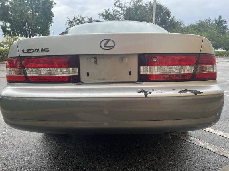 2000 Lexus ES 300
