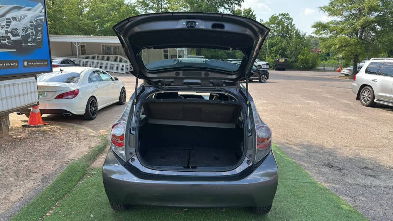 2013 Toyota Prius c