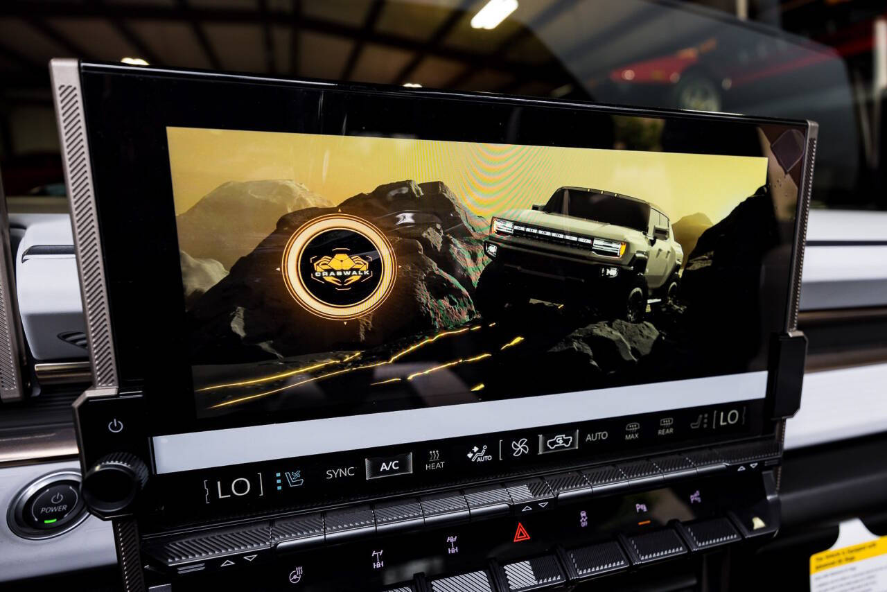 2022 GMC HUMMER EV 38