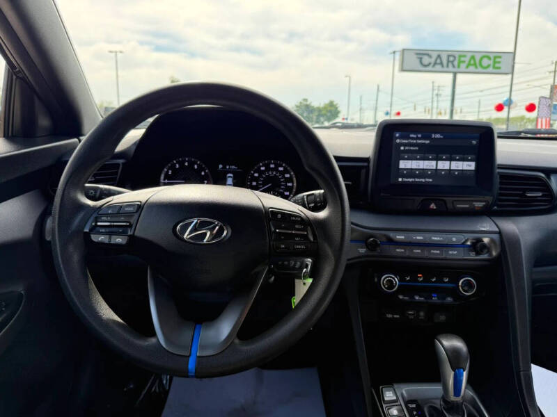 2019 Hyundai Veloster