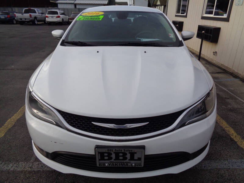 2016 Chrysler 200 LX