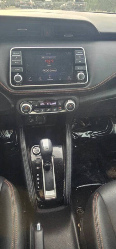 2019 Nissan Kicks SR