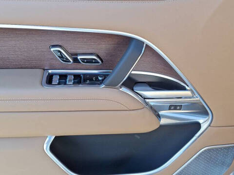 2025 Land Rover Range Rover P550e Autobiography