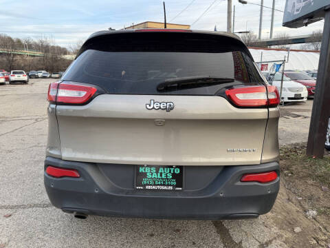 2017 Jeep Cherokee Sport